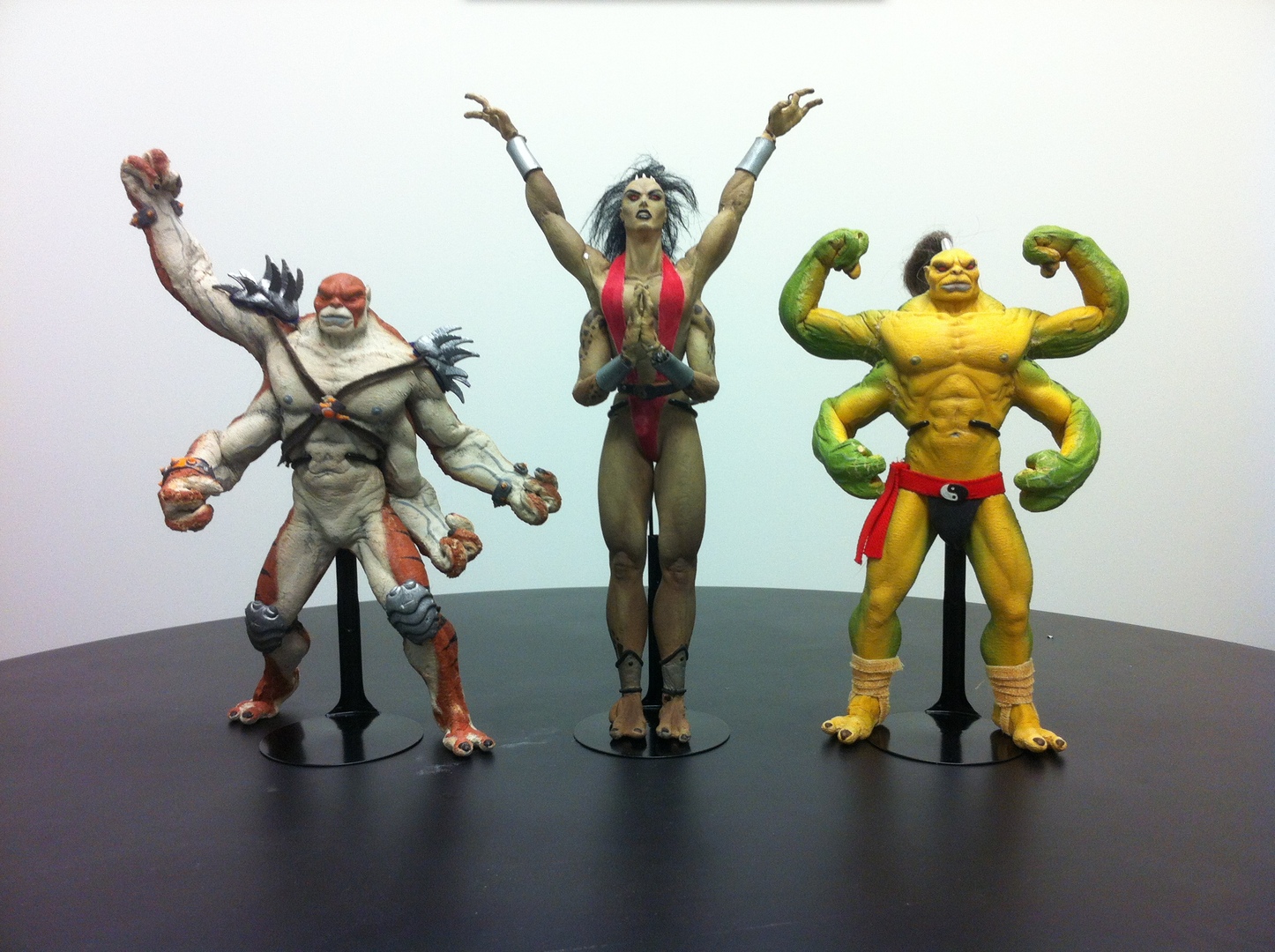 Mortal Kombat — Kintaro, Sheeva va Goro original stop-motion modellari, arxiv surati